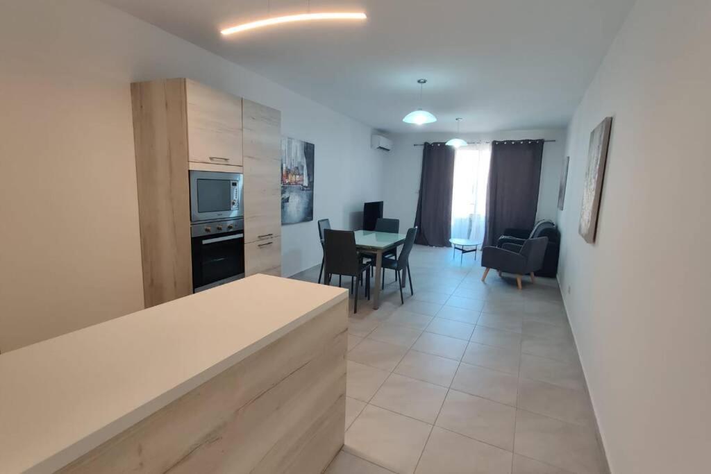 Brand New 3 Bedroom Apartment Close To The Sea Gzira Eksteriør bilde